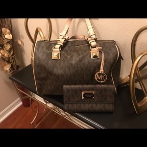 Authentic Michael Kors Barrel Bag and Wallet